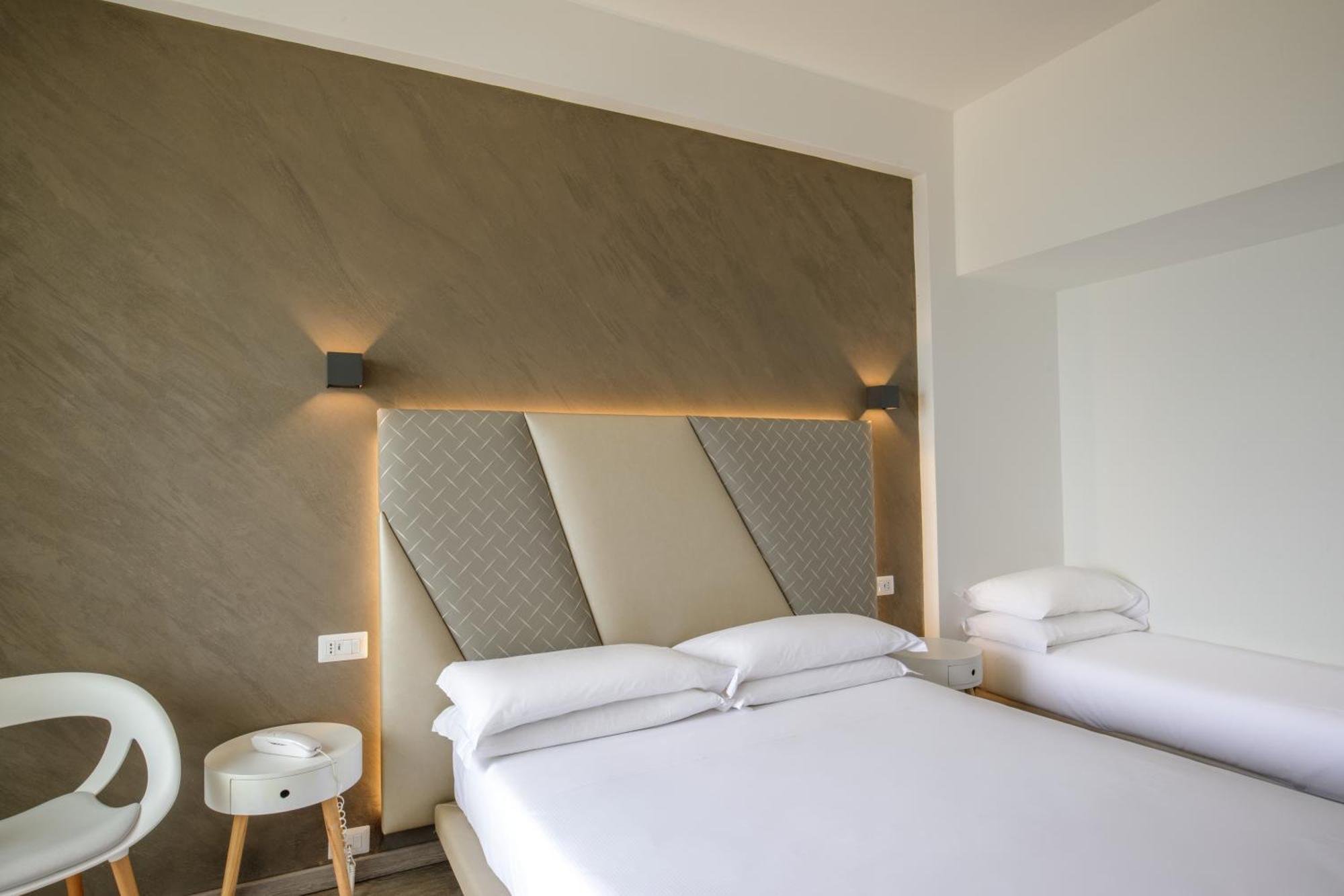 Hotel Tirreno لاتينا المظهر الخارجي الصورة