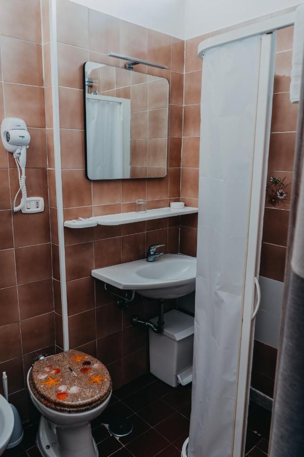 Hotel Tirreno لاتينا المظهر الخارجي الصورة